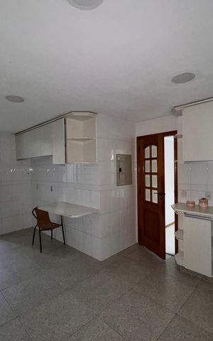 Apartamento para alugar com 115m², 2 quartos e 2 vagas Apartamento para alugar com 115m², 2 quartos e 2 vagasCozinha e Área de Serviço