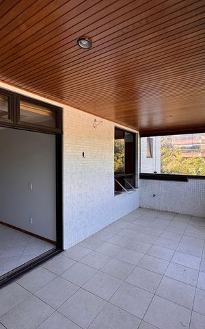 Apartamento para alugar com 115m², 2 quartos e 2 vagas Apartamento para alugar com 115m², 2 quartos e 2 vagasVaranda