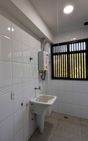 Apartamento para alugar com 115m², 2 quartos e 2 vagas Apartamento para alugar com 115m², 2 quartos e 2 vagasCozinha e Área de Serviço