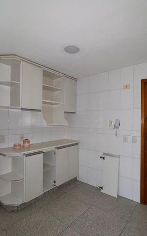 Apartamento para alugar com 115m², 2 quartos e 2 vagas Apartamento para alugar com 115m², 2 quartos e 2 vagasCozinha e Área de Serviço