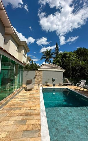 Casa de condomínio à venda com 300m², 4 quartos e 4 vagas Casa de condomínio à venda com 300m², 4 quartos e 4 vagasÁrea externa
