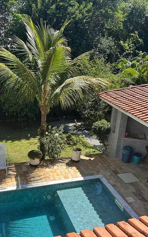 Casa de condomínio à venda com 300m², 4 quartos e 4 vagas Casa de condomínio à venda com 300m², 4 quartos e 4 vagasVista