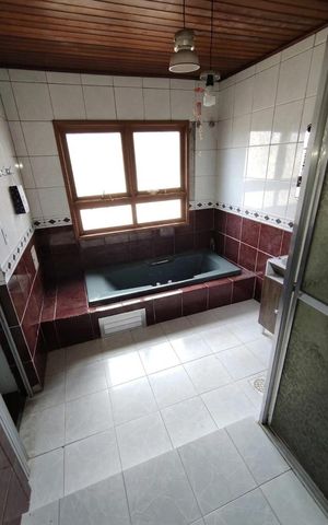 Casa para alugar com 460m², 5 quartos e 2 vagas Casa para alugar com 460m², 5 quartos e 2 vagasBanheiro