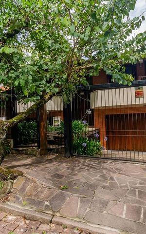 Casa para alugar com 460m², 5 quartos e 2 vagas Casa para alugar com 460m², 5 quartos e 2 vagasFachada