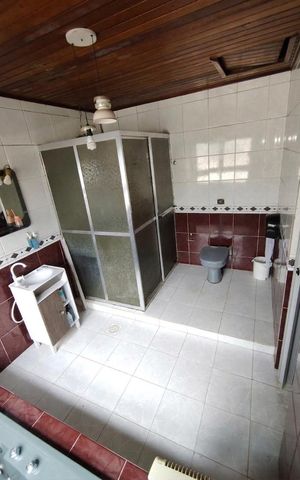 Casa para alugar com 460m², 5 quartos e 2 vagas Casa para alugar com 460m², 5 quartos e 2 vagasBanheiro