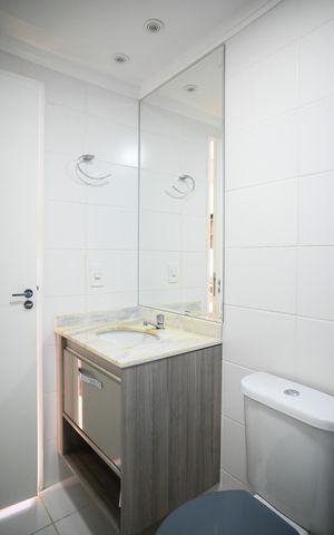 Apartamento à venda com 63m², 2 quartos e 1 vaga Apartamento à venda com 63m², 2 quartos e 1 vagaBanheiro Social