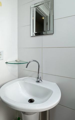Apartamento à venda com 49m², 2 quartos e 1 vaga Apartamento à venda com 49m², 2 quartos e 1 vagaBanheiro Social