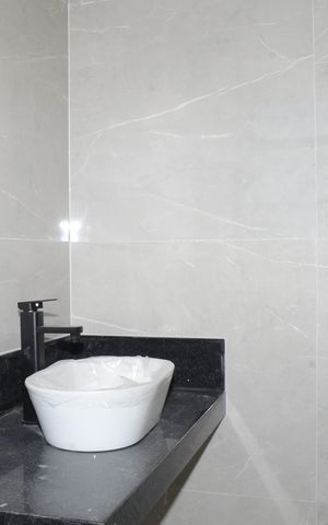 Casa à venda com 100m², 3 quartos e 2 vagasBanheiro da Suíte 3