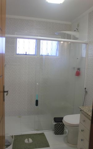 Casa à venda com 223m², 3 quartos e 3 vagasBanheiro da Suíte 