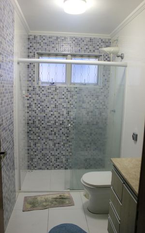 Casa à venda com 223m², 3 quartos e 3 vagasBanheiro 1