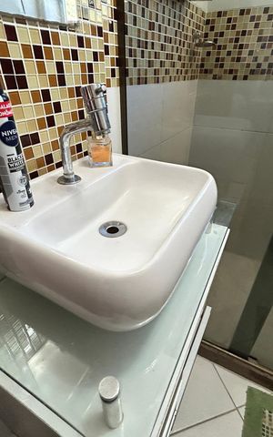 Apartamento à venda com 65m², 2 quartos e 1 vagaBanheiro Social