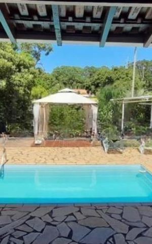 Casa à venda com 401m², 3 quartos e 4 vagas
