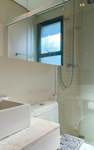 Apartamento à venda com 70m², 1 quarto e 2 vagas Apartamento à venda com 70m², 1 quarto e 2 vagasBanheiro social