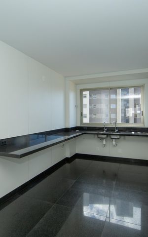 Apartamento à venda com 207m², 4 quartos e 3 vagasCOZINHA