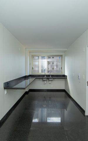 Apartamento à venda com 207m², 4 quartos e 3 vagasCOZINHA
