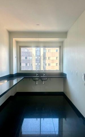 Apartamento à venda com 208m², 4 quartos e 3 vagasBanheiro 
