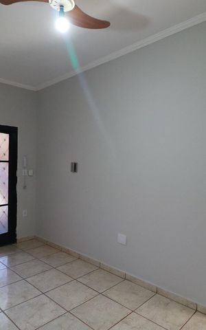 Casa para alugar com 150m², 2 quartos e 2 vagasSala