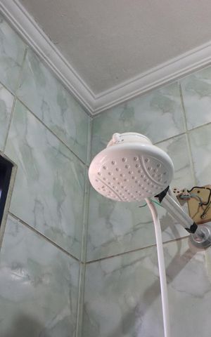 Casa para alugar com 150m², 2 quartos e 2 vagasBanheiro 
