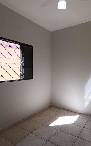 Casa para alugar com 150m², 2 quartos e 2 vagasQuarto 2