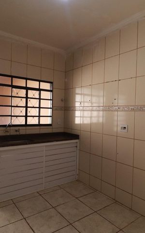 Casa para alugar com 150m², 2 quartos e 2 vagasCozinha 