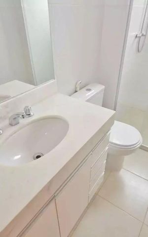 Apartamento à venda com 68m², 2 quartos e 2 vagas Apartamento à venda com 68m², 2 quartos e 2 vagasBanheiro social