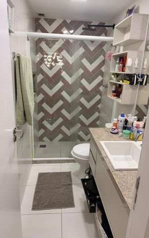 Apartamento à venda com 120m², 4 quartos e 2 vagas Apartamento à venda com 120m², 4 quartos e 2 vagasBanheiro