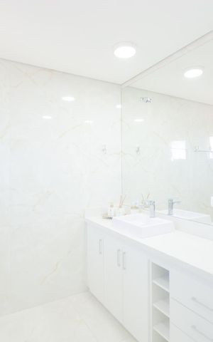 Casa de condomínio à venda com 400m², 4 quartos e 4 vagasBanheiro da Suíte 1