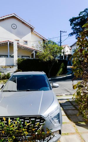 Casa de condomínio à venda com 400m², 4 quartos e 4 vagasVista da Sala