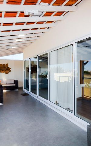 Casa de condomínio à venda com 400m², 4 quartos e 4 vagasVaranda da Sala