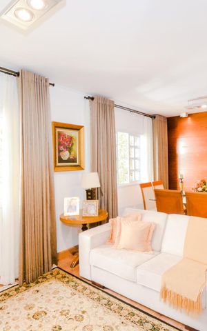 Casa de condomínio à venda com 400m², 4 quartos e 4 vagasSala