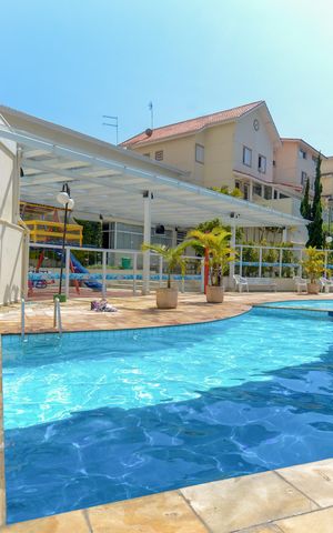 Casa de condomínio à venda com 400m², 4 quartos e 4 vagasÁrea comum - Piscina
