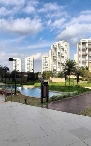 Apartamento à venda com 157m², 3 quartos e 3 vagas Apartamento à venda com 157m², 3 quartos e 3 vagasÁrea externa