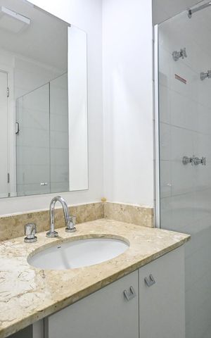 Apartamento para alugar com 65m², 2 quartos e 2 vagasBanheiro social