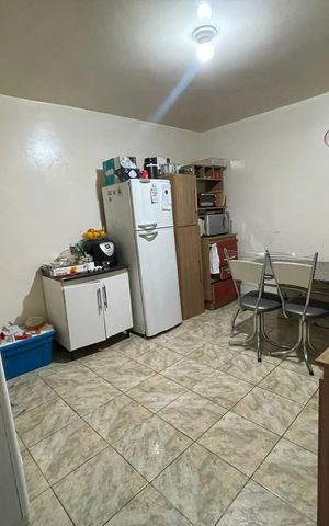 Casa à venda com 109m², 5 quartos e 2 vagas Casa à venda com 109m², 5 quartos e 2 vagasCozinha