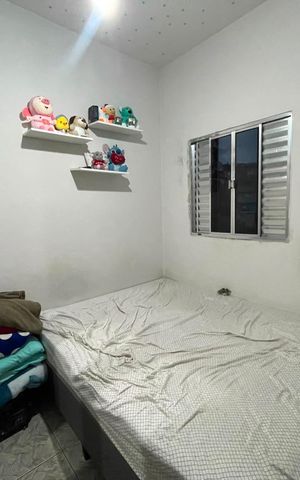 Casa à venda com 109m², 5 quartos e 2 vagas Casa à venda com 109m², 5 quartos e 2 vagasQuarto