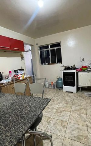 Casa à venda com 109m², 5 quartos e 2 vagas Casa à venda com 109m², 5 quartos e 2 vagasCozinha
