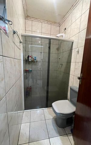 Casa à venda com 109m², 5 quartos e 2 vagas Casa à venda com 109m², 5 quartos e 2 vagasBanheiro