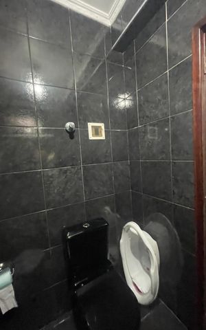 Casa à venda com 109m², 5 quartos e 2 vagas Casa à venda com 109m², 5 quartos e 2 vagasBanheiro