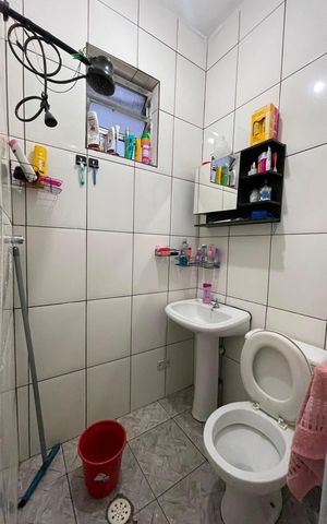 Casa à venda com 109m², 5 quartos e 2 vagas Casa à venda com 109m², 5 quartos e 2 vagasBanheiro