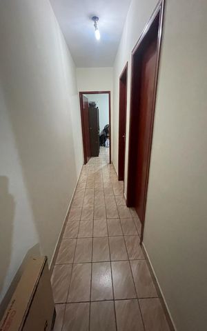 Casa à venda com 109m², 5 quartos e 2 vagas Casa à venda com 109m², 5 quartos e 2 vagasCorredor