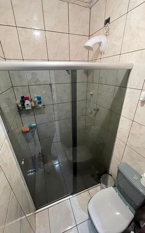 Casa à venda com 109m², 5 quartos e 2 vagas Casa à venda com 109m², 5 quartos e 2 vagasBanheiro