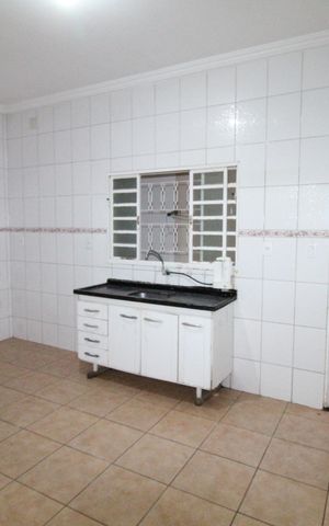Casa para alugar com 170m², 2 quartos e 2 vagasCozinha