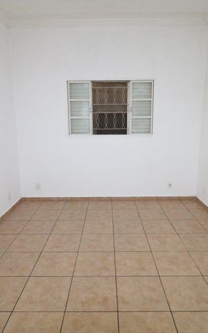 Casa para alugar com 170m², 2 quartos e 2 vagasQuarto 1