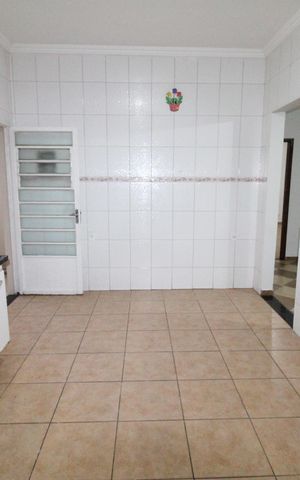 Casa para alugar com 170m², 2 quartos e 2 vagasCozinha