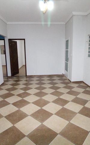 Casa para alugar com 170m², 2 quartos e 2 vagasSala