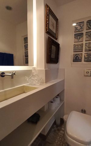Apartamento à venda com 130m², 2 quartos e 1 vaga Apartamento à venda com 130m², 2 quartos e 1 vagaBanheiro