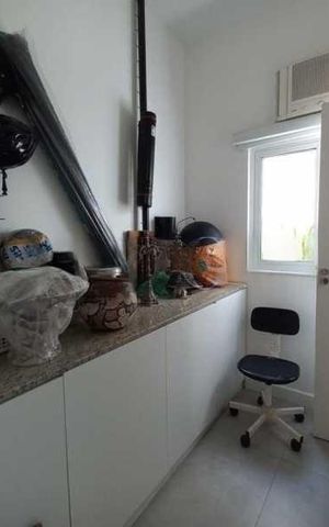 Apartamento à venda com 130m², 2 quartos e 1 vaga Apartamento à venda com 130m², 2 quartos e 1 vagaDespensa