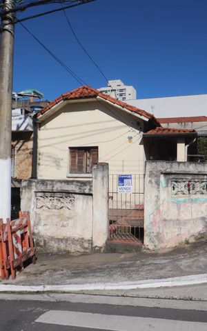 Casa à venda com 192m², 2 quartos e 3 vagasFachada