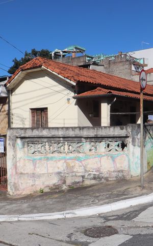 Casa à venda com 192m², 2 quartos e 3 vagasFachada