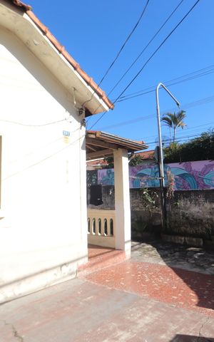 Casa à venda com 192m², 2 quartos e 3 vagasQuintal e Jardim